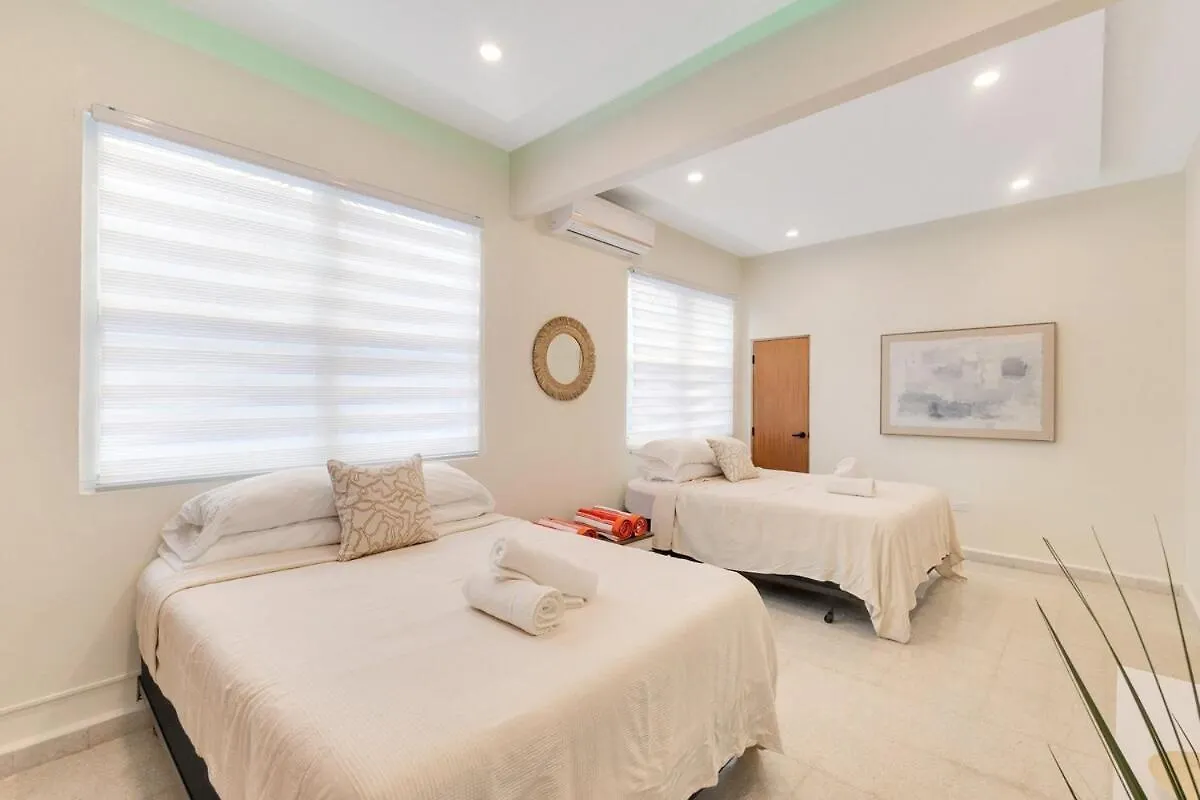 Group Vacation Home Steps From Beach And Nightlife San Juan Apartment
