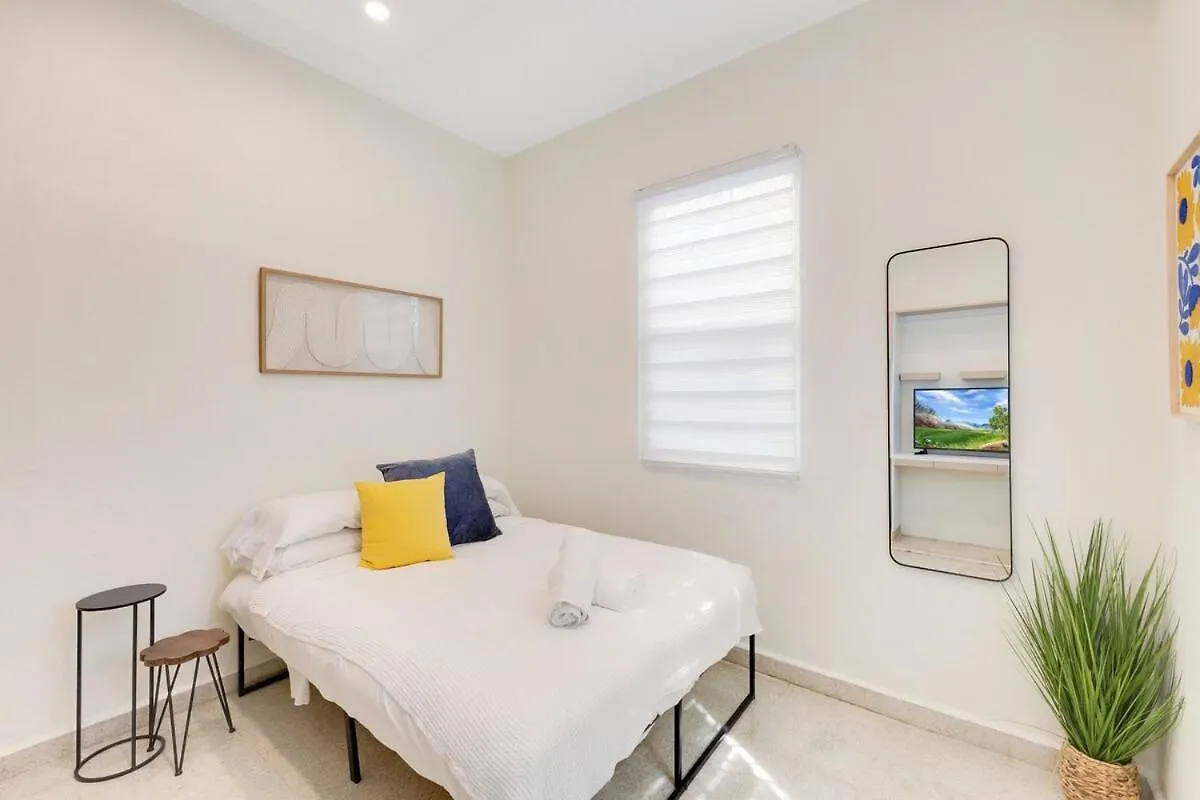 Group Vacation Home Steps From Beach And Nightlife San Juan Apartment